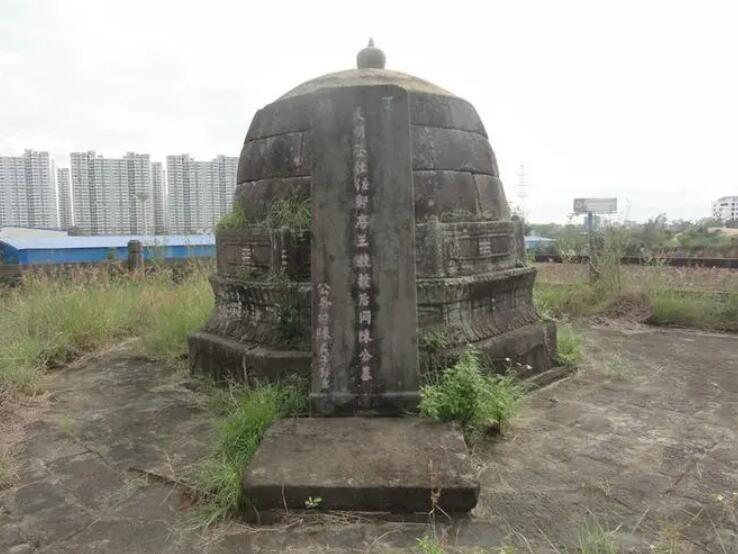 琼海燕岭坡殉难民众公墓